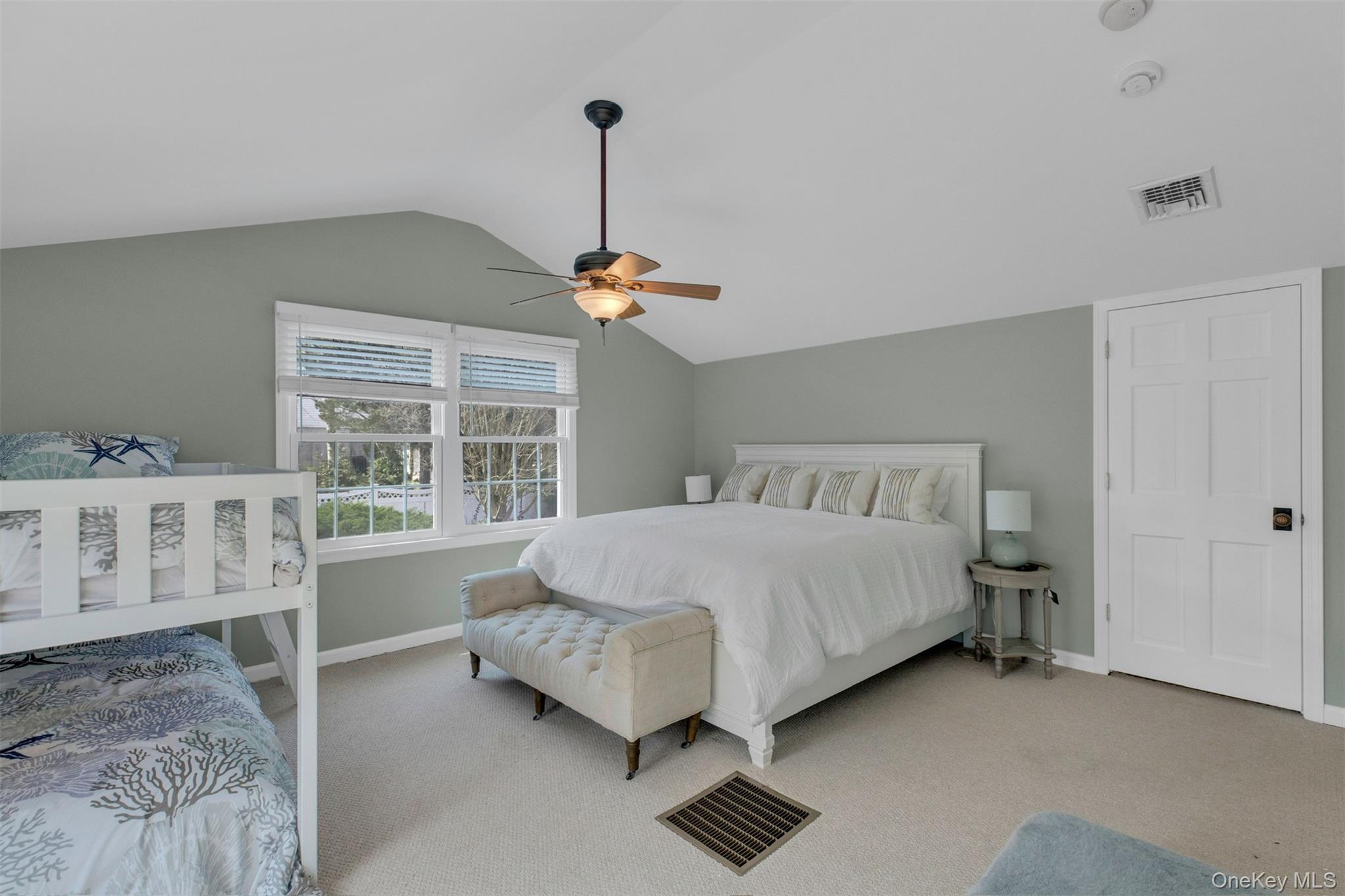 345 Colonial Road – For Rent photo 37