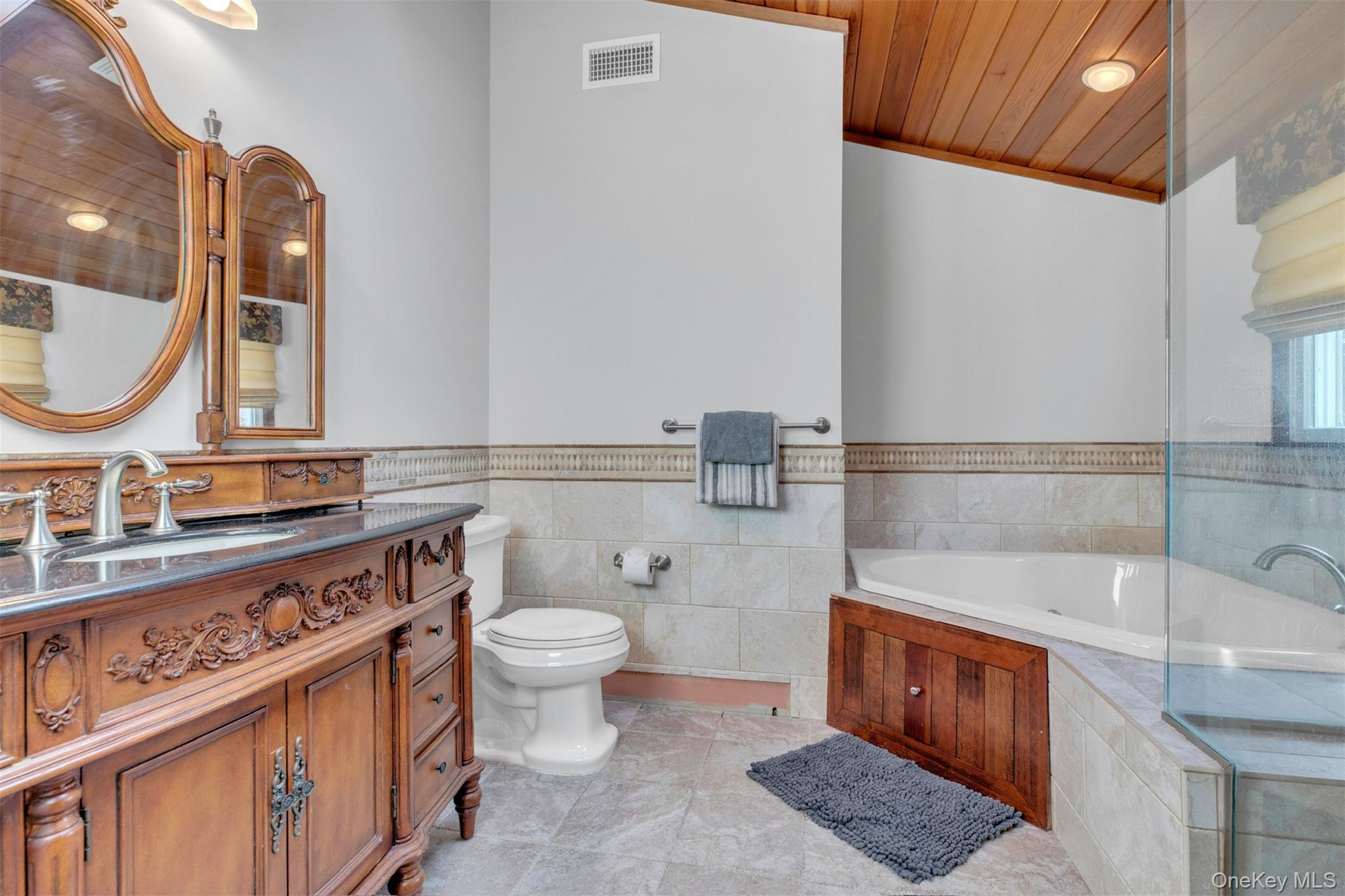 345 Colonial Road – For Rent photo 35
