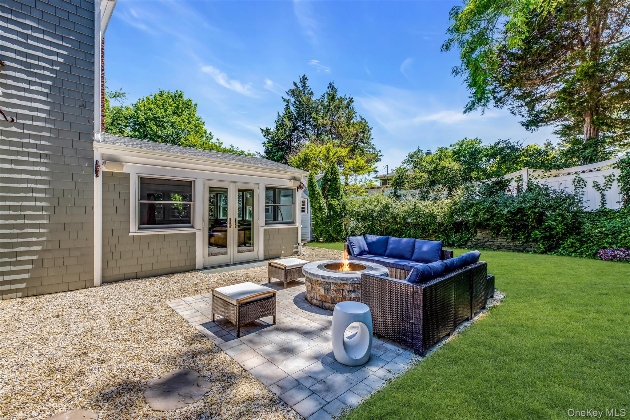 345 Colonial Road – For Rent photo 22