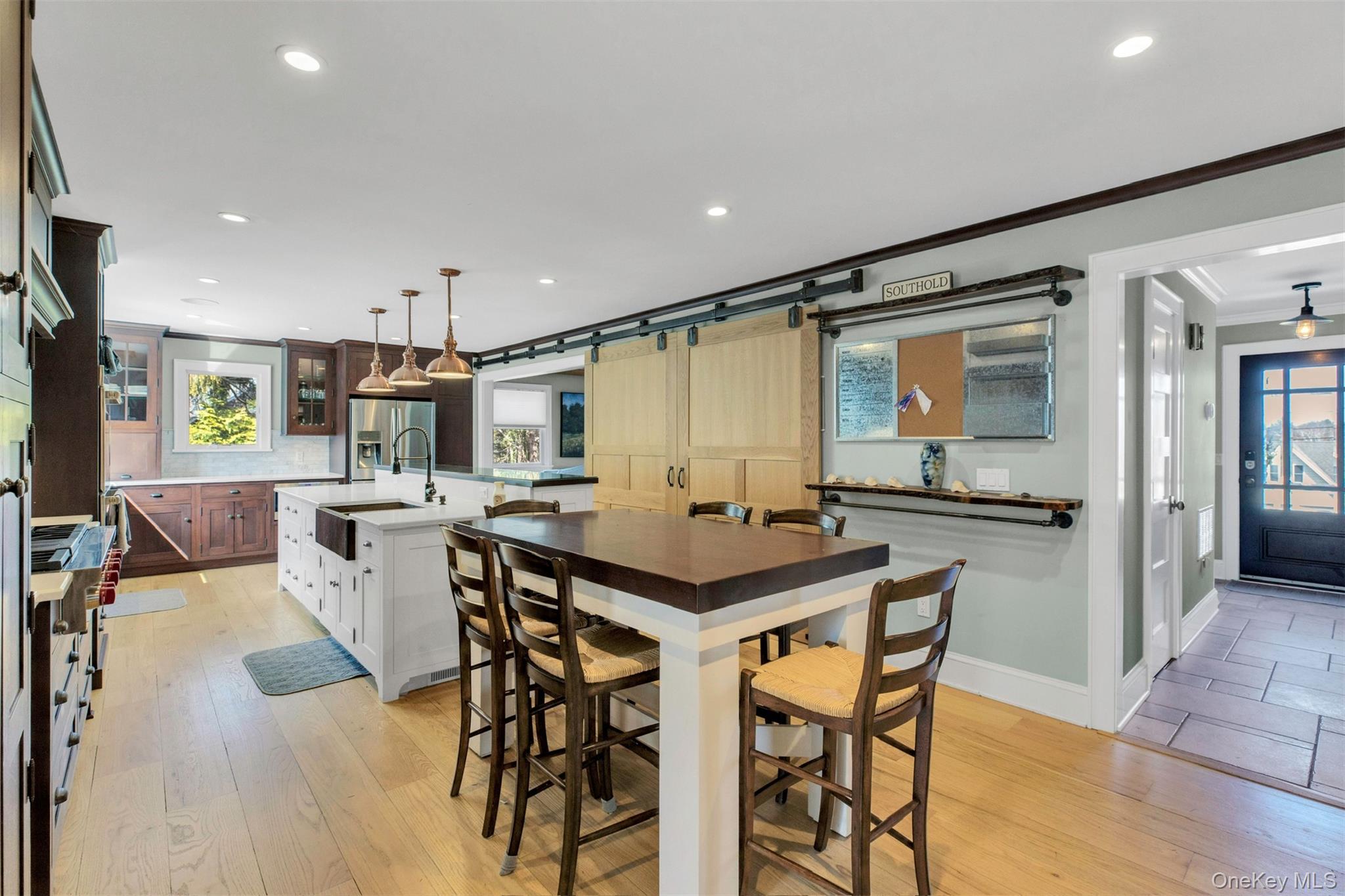 345 Colonial Road – For Rent photo 15
