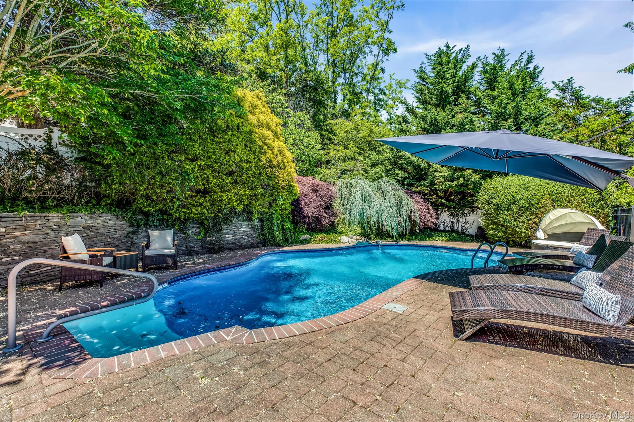 345 Colonial Road – For Rent photo 5