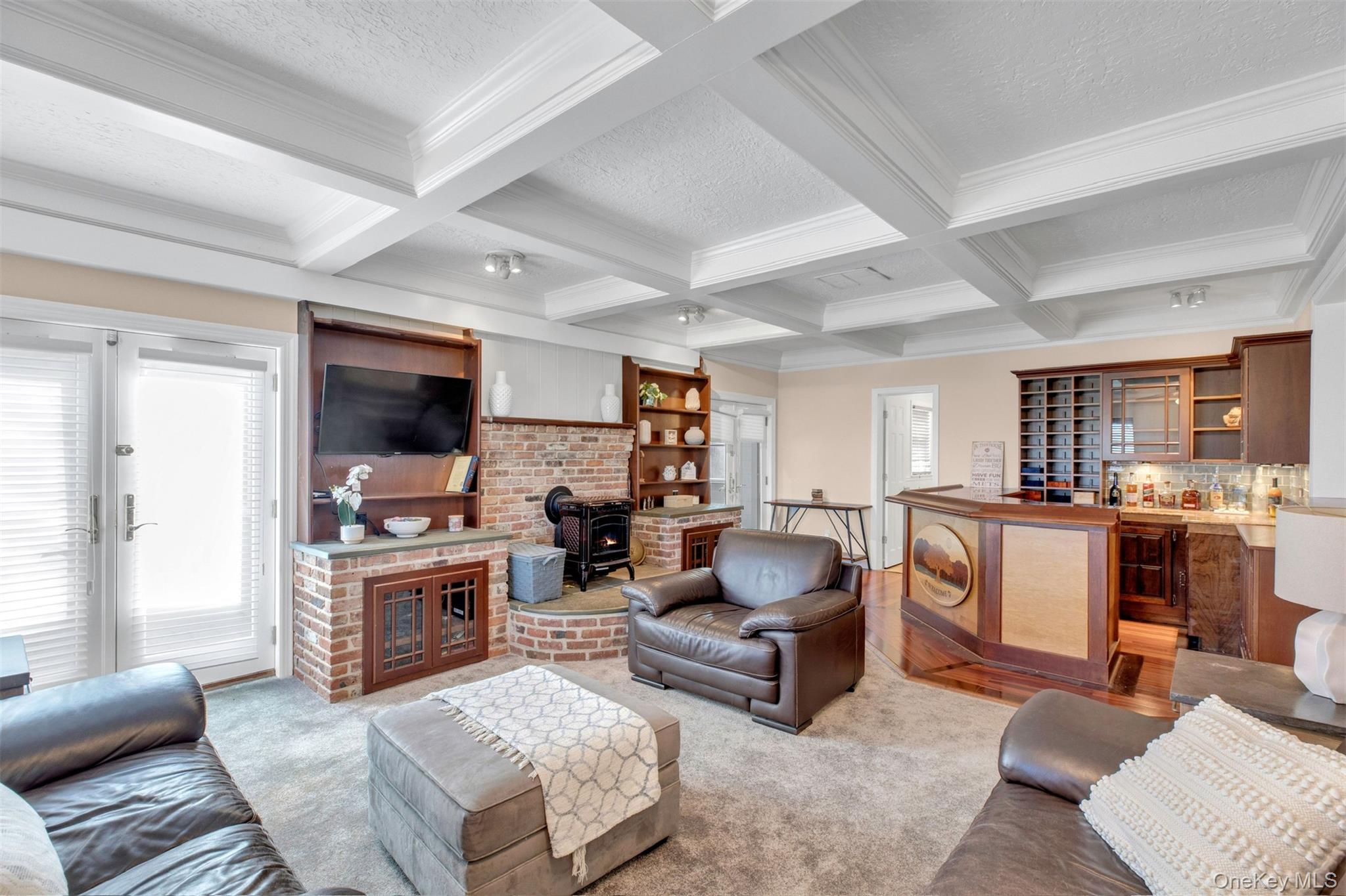 345 Colonial Road – For Rent photo 20