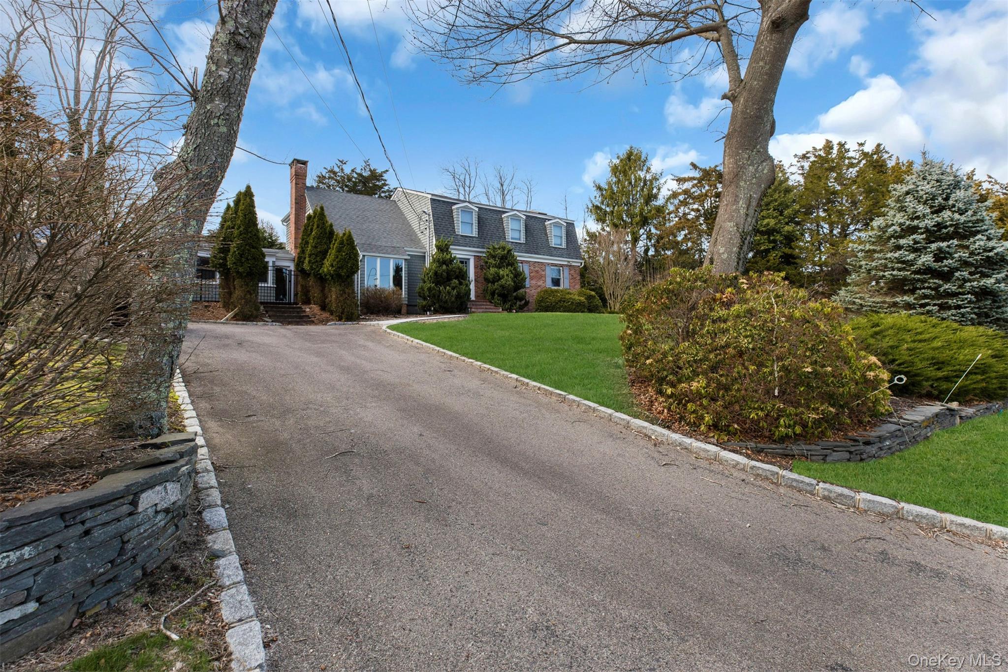 345 Colonial Road – For Rent photo 41