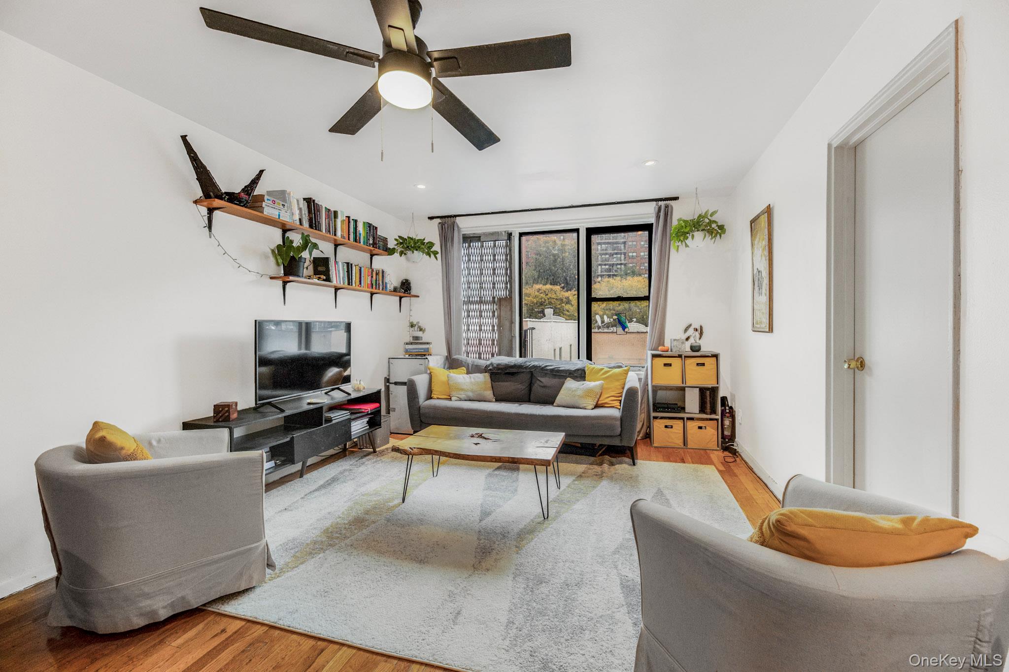 2860 Bailey Avenue, Unit 5D photo 2