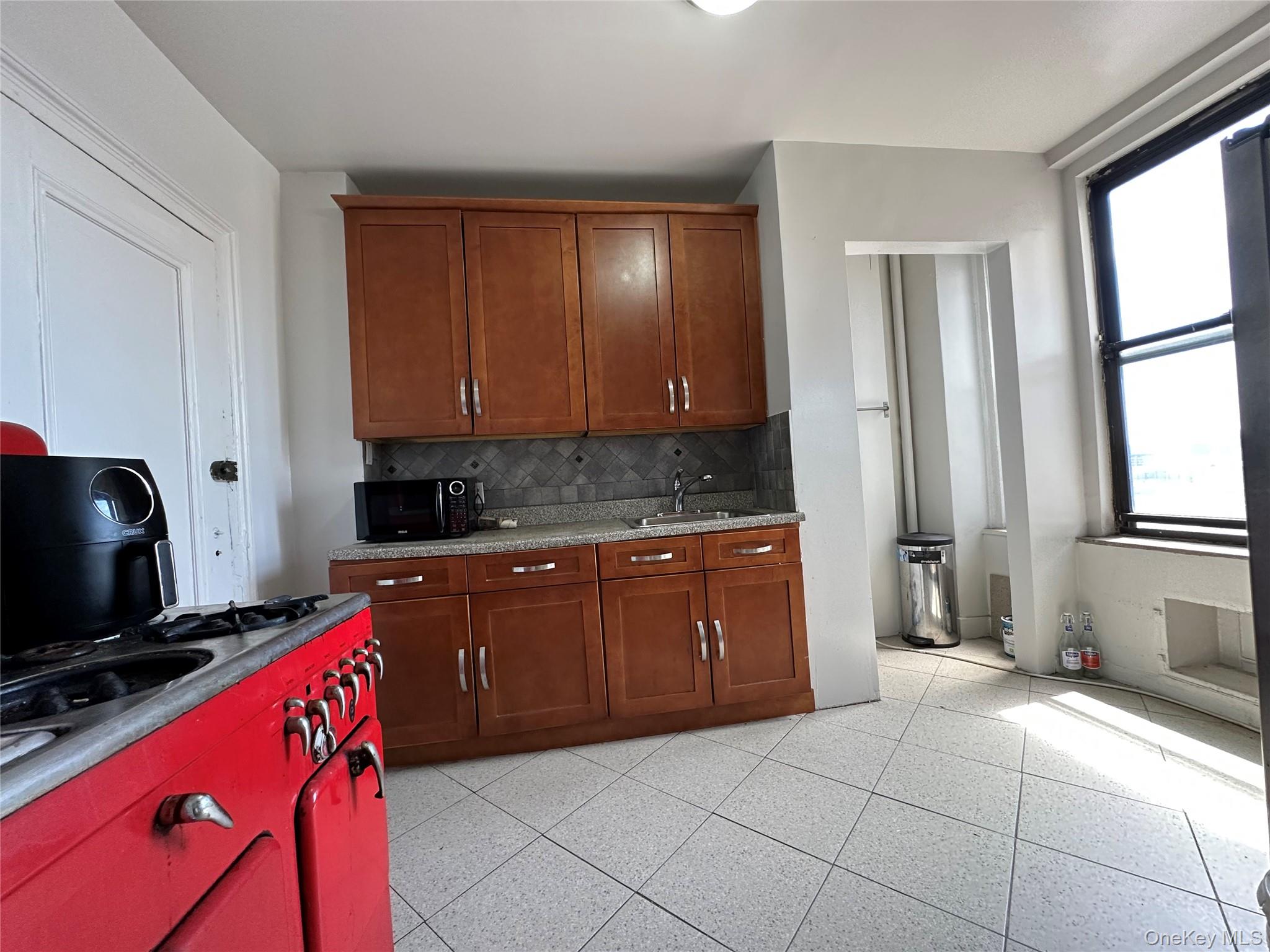 409 Edgecombe Avenue, Unit 7F photo 14