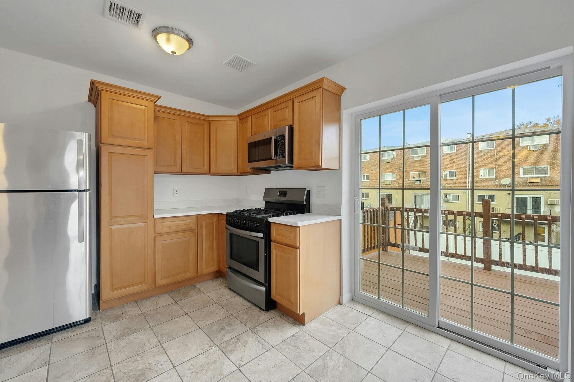 820 Hollywood Avenue – For Sale photo 12