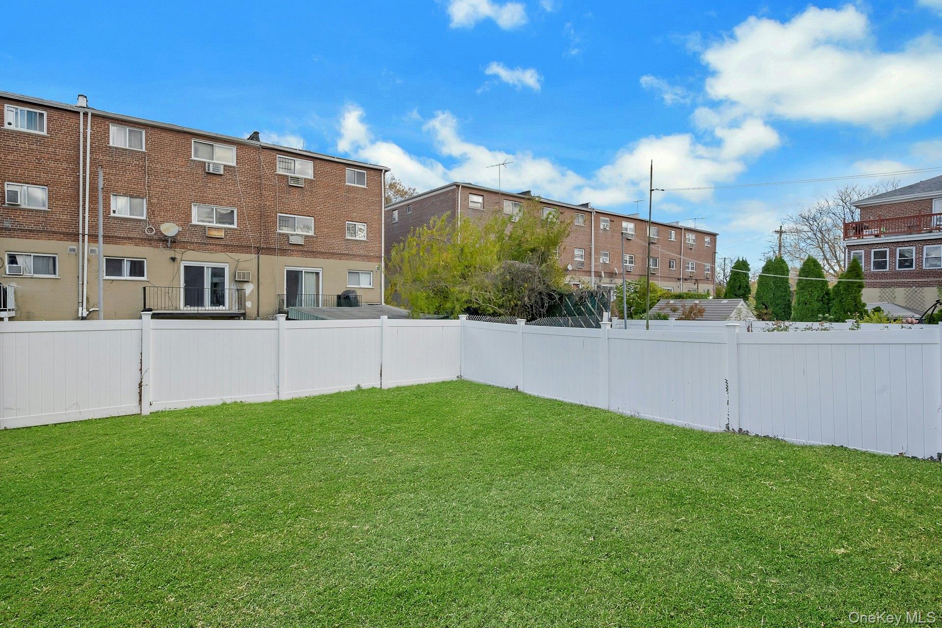 820 Hollywood Avenue – For Sale photo 36