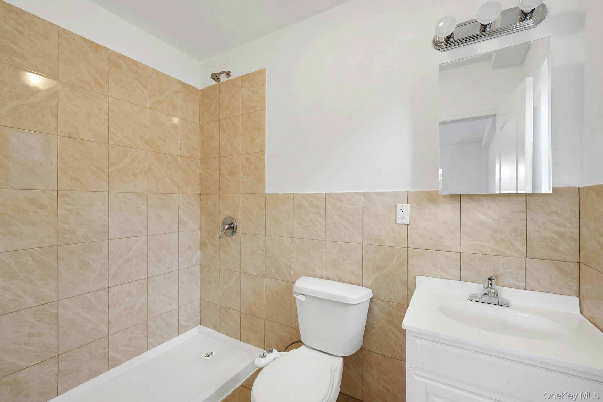 820 Hollywood Avenue – For Sale photo 20