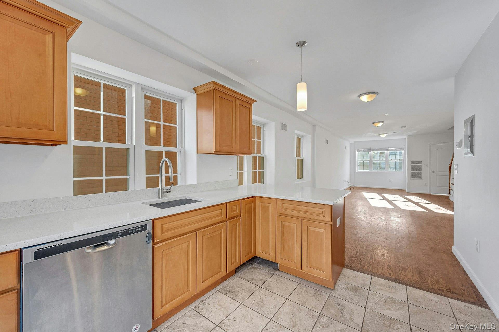 822 Hollywood Avenue – For Sale photo 24