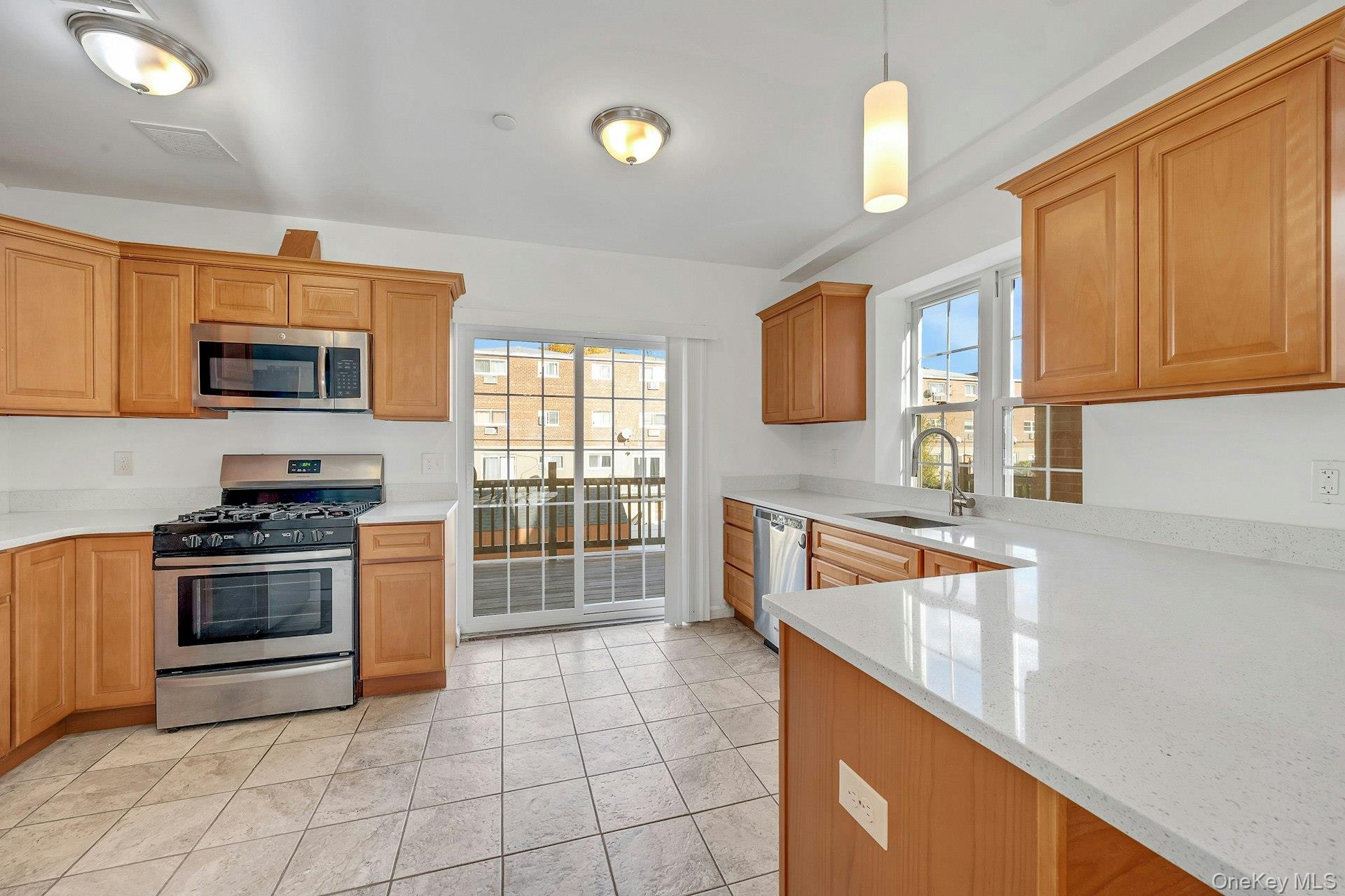 822 Hollywood Avenue – For Sale photo 20