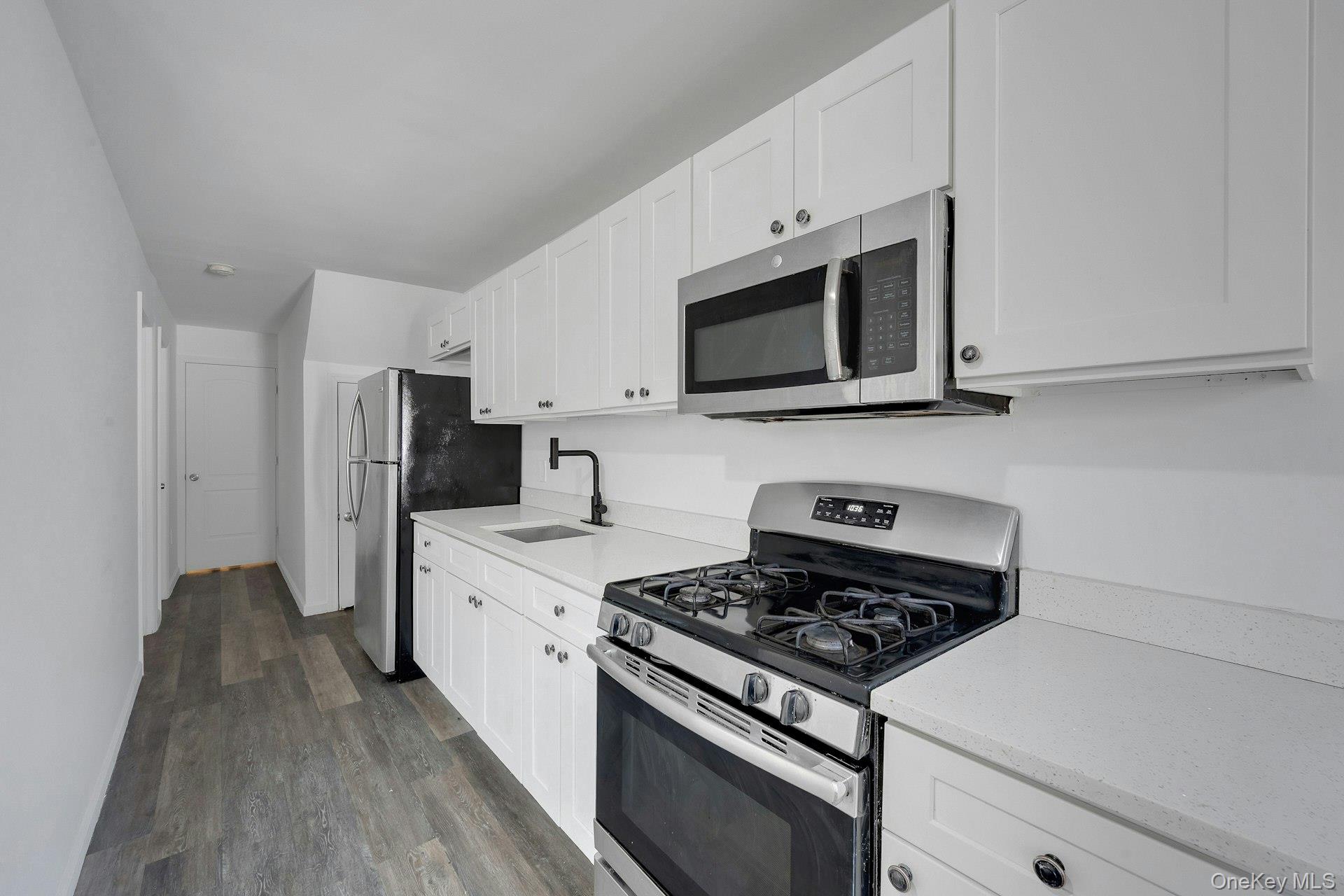 822 Hollywood Avenue – For Sale photo 8