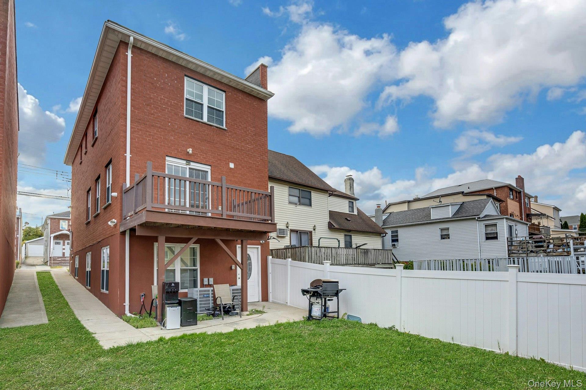 822 Hollywood Avenue – For Sale photo 40