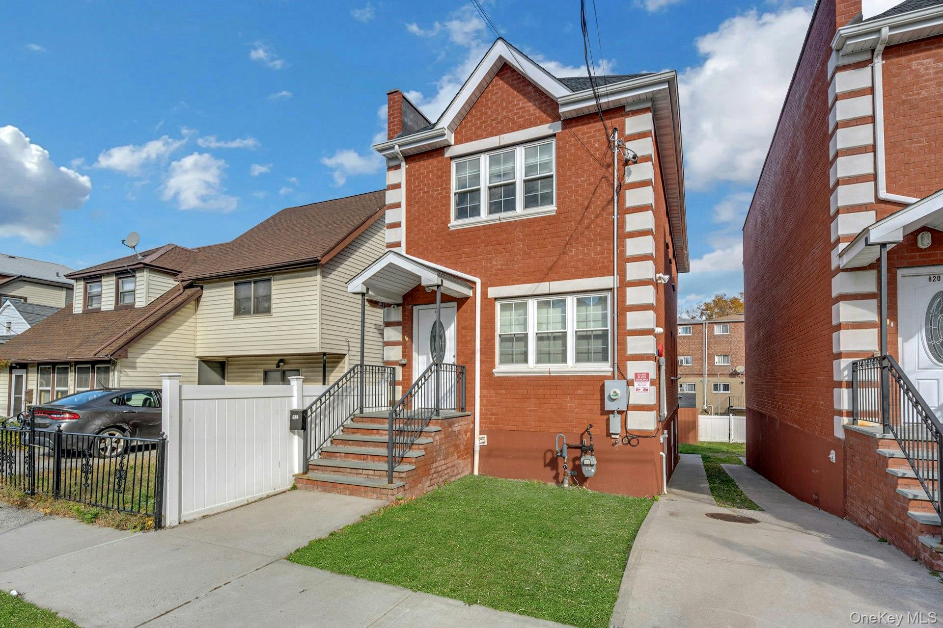 822 Hollywood Avenue – For Sale photo 3