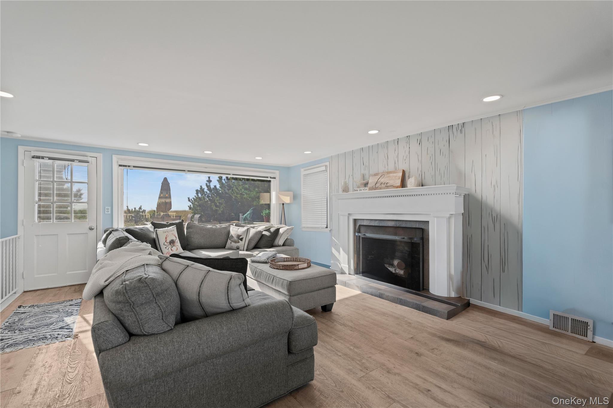 645 Dune Road – For Sale photo 11