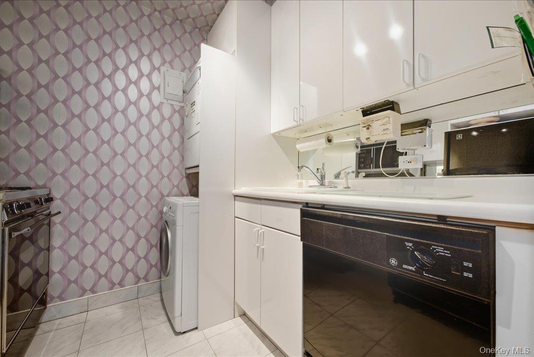 27010 Grand Central Parkway, Unit 21M photo 8