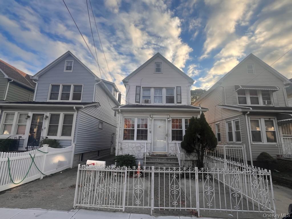 21818 118th Avenue – For Sale
