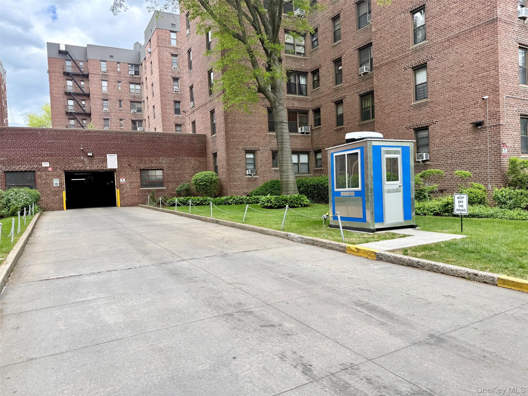 112-50 Northern Boulevard, Unit 3B photo 18