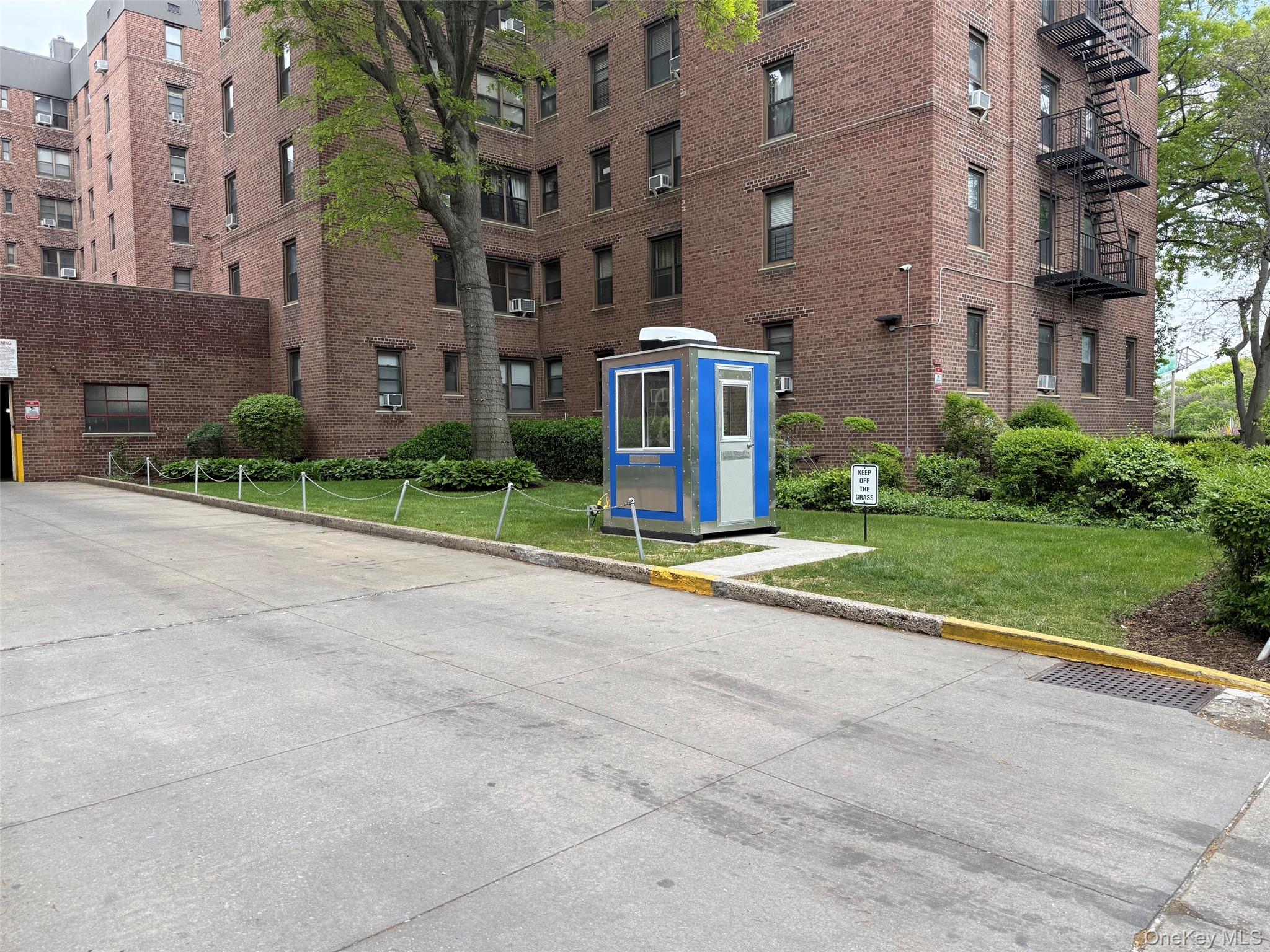 112-50 Northern Boulevard, Unit 3B photo 19