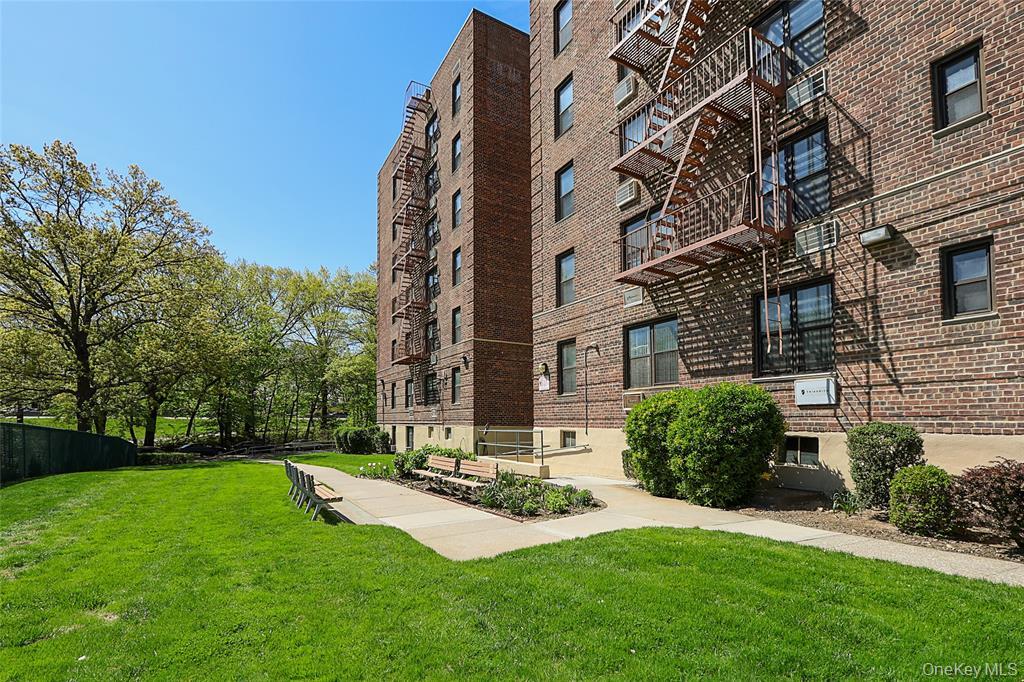 224-24 Union Turnpike, Unit 6G photo 10