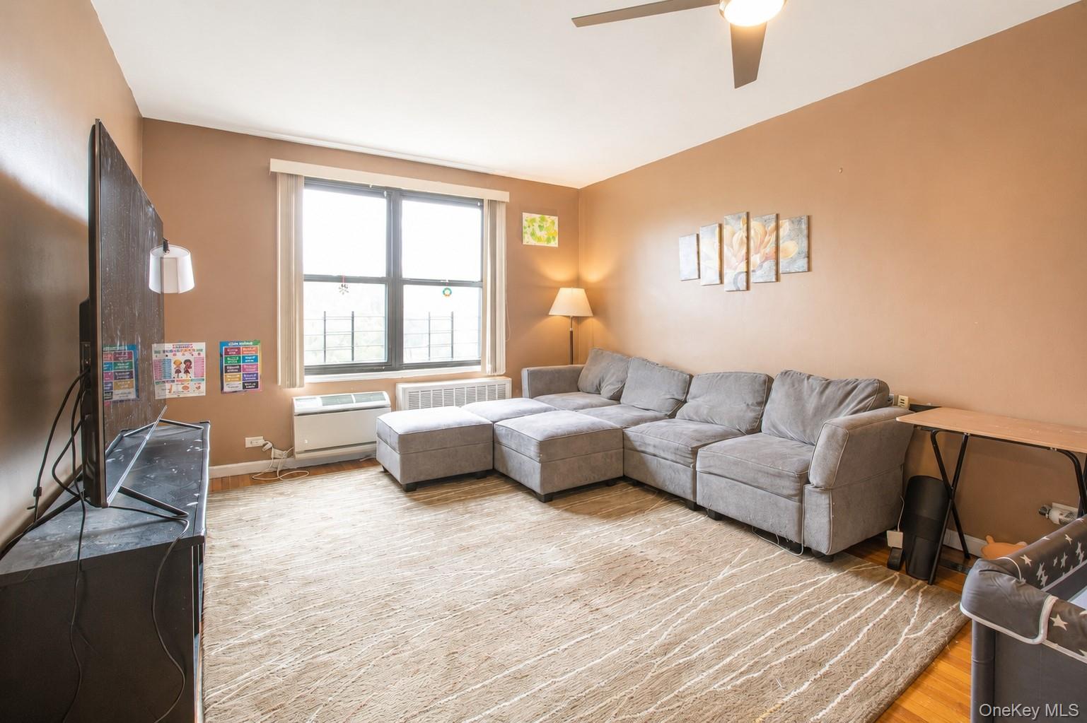 224-24 Union Turnpike, Unit 6G