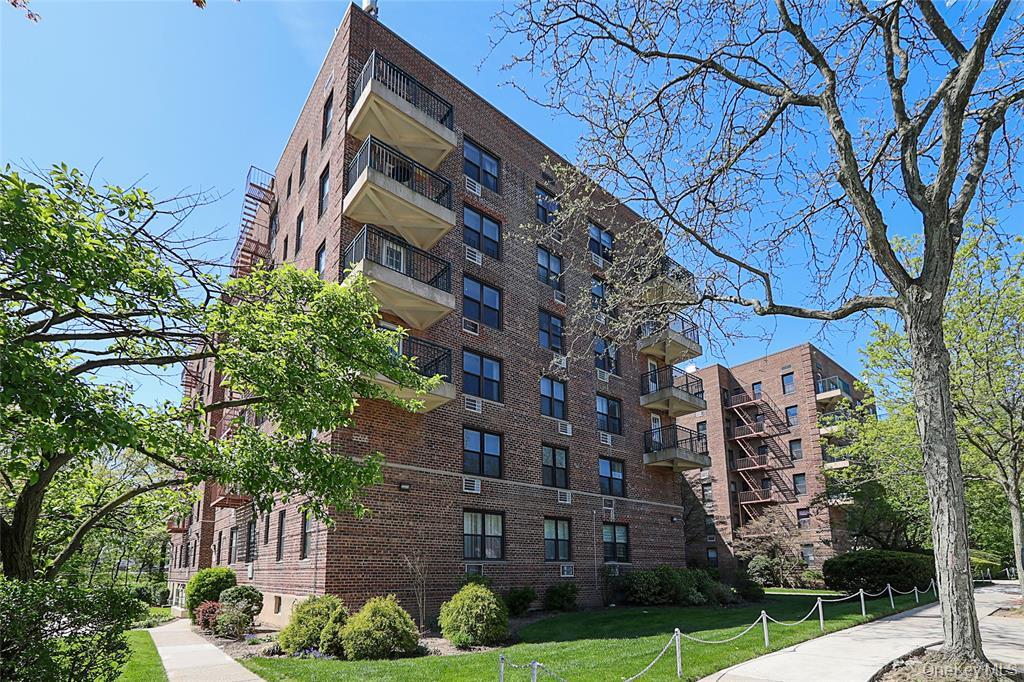 224-24 Union Turnpike, Unit 6G photo 12