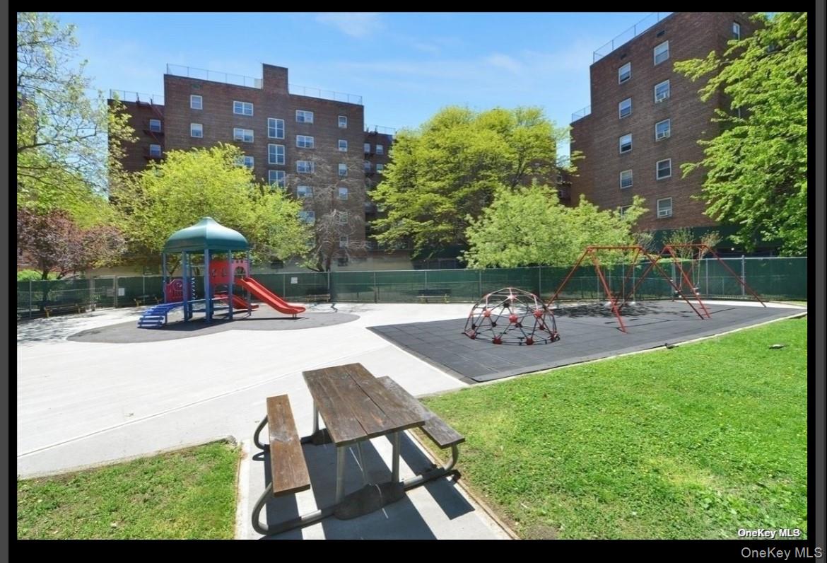 139-15 83rd Avenue, Unit 717 photo 11
