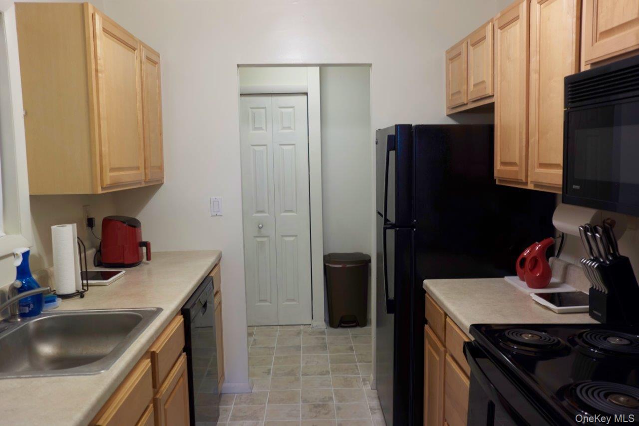 76 Sterling, Unit 76 photo 4