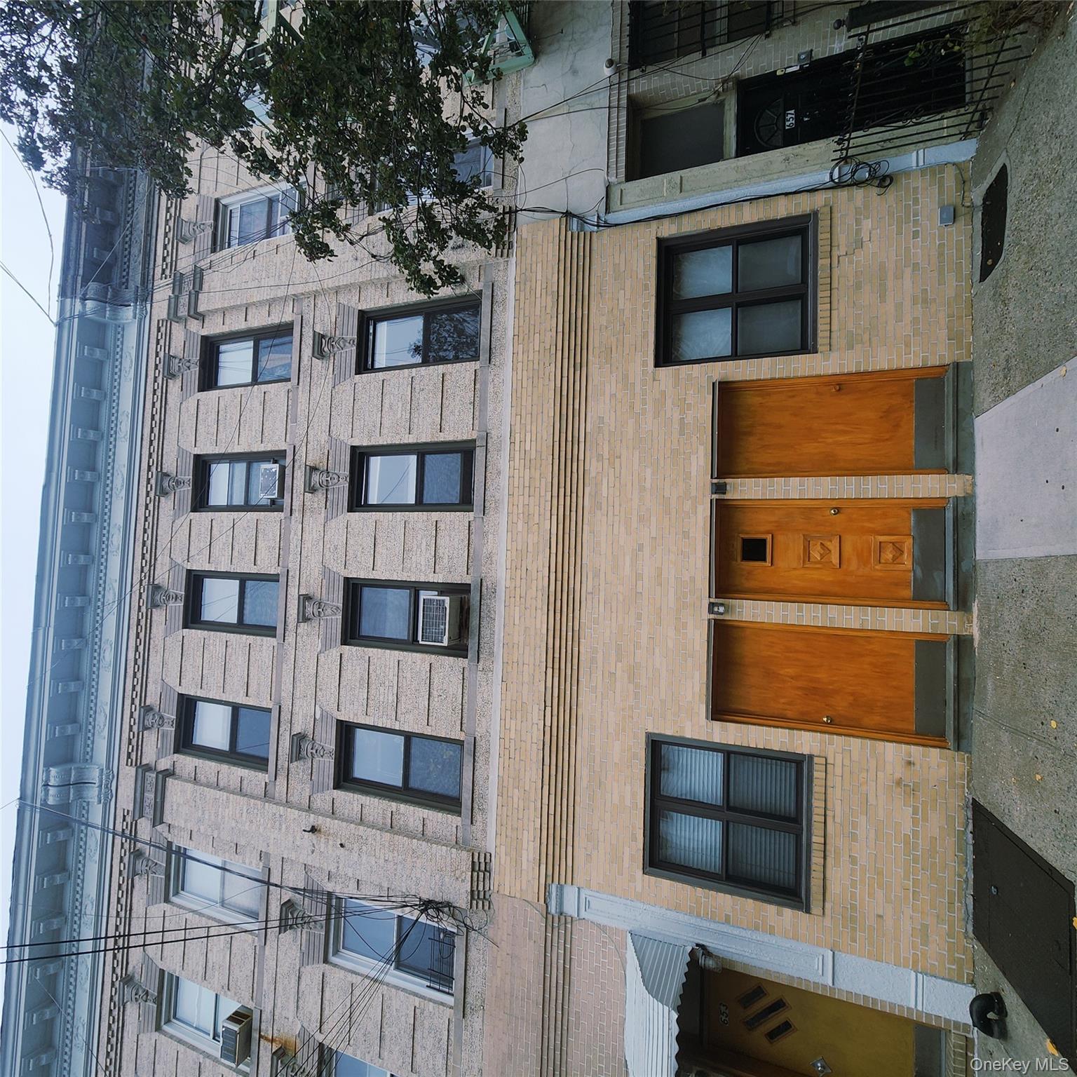 655 Woodward Avenue – For Sale