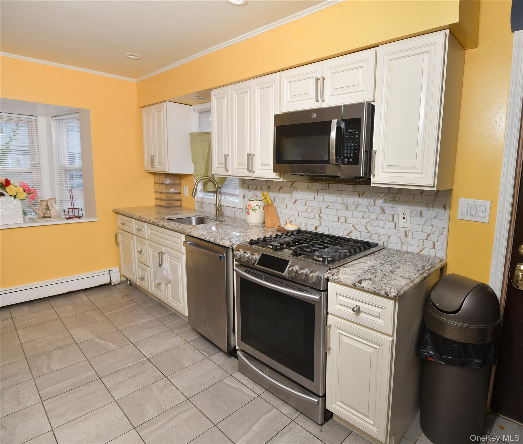 76 E Hollywood Avenue – For Sale photo 5