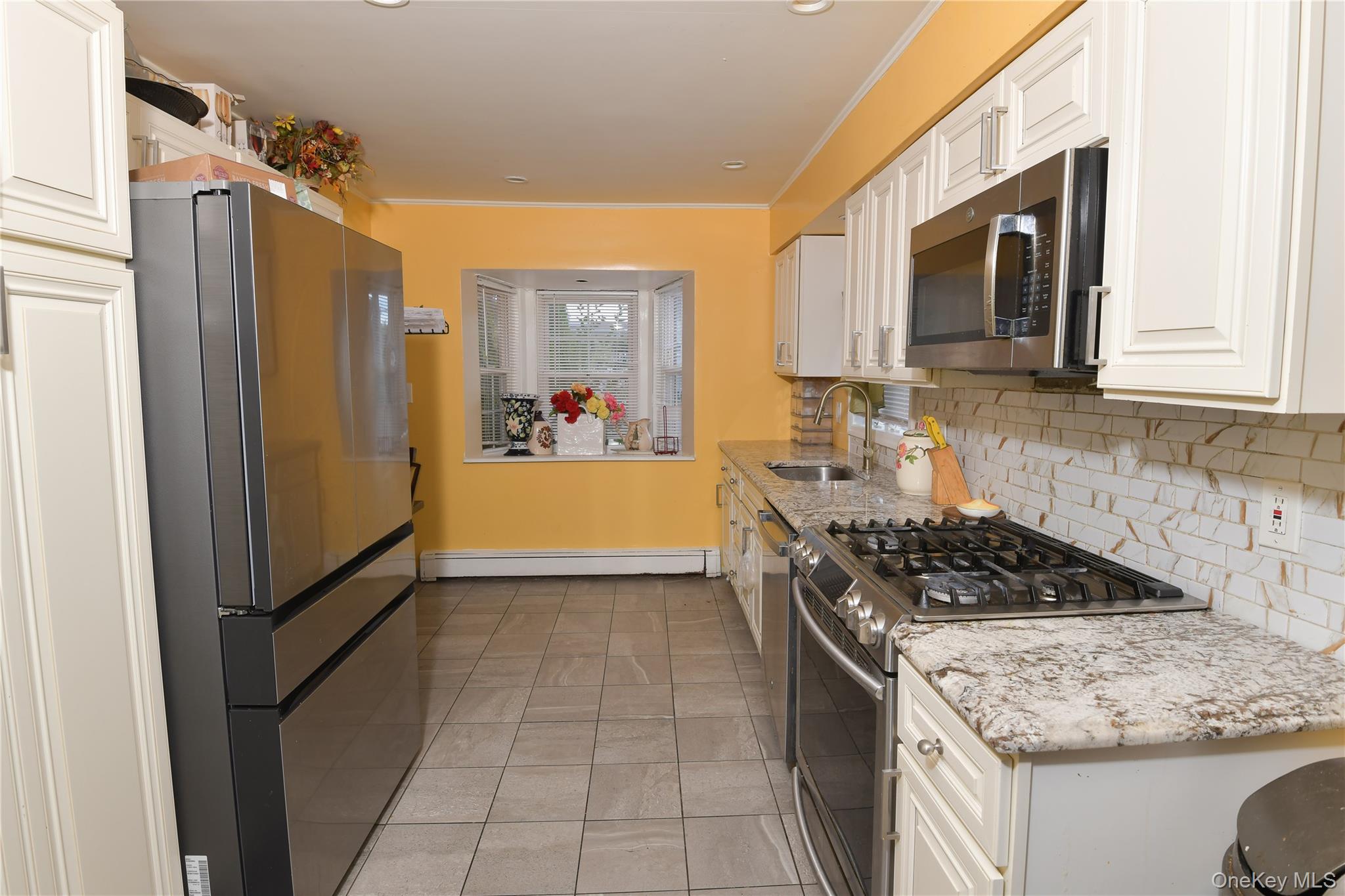 76 E Hollywood Avenue – For Sale photo 3