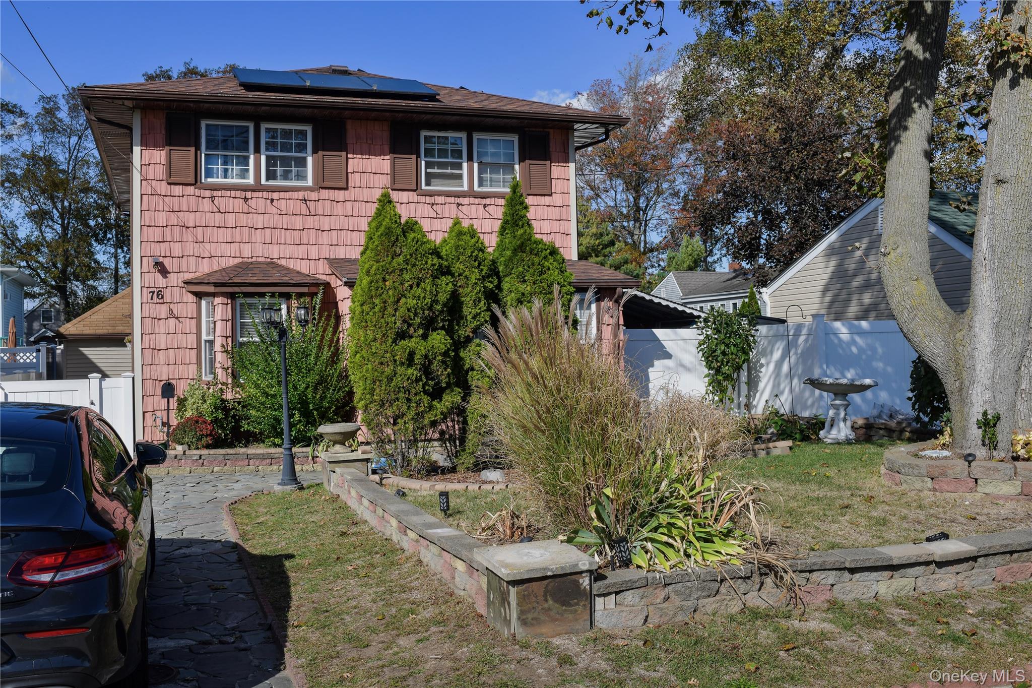 76 E Hollywood Avenue – For Sale photo 2