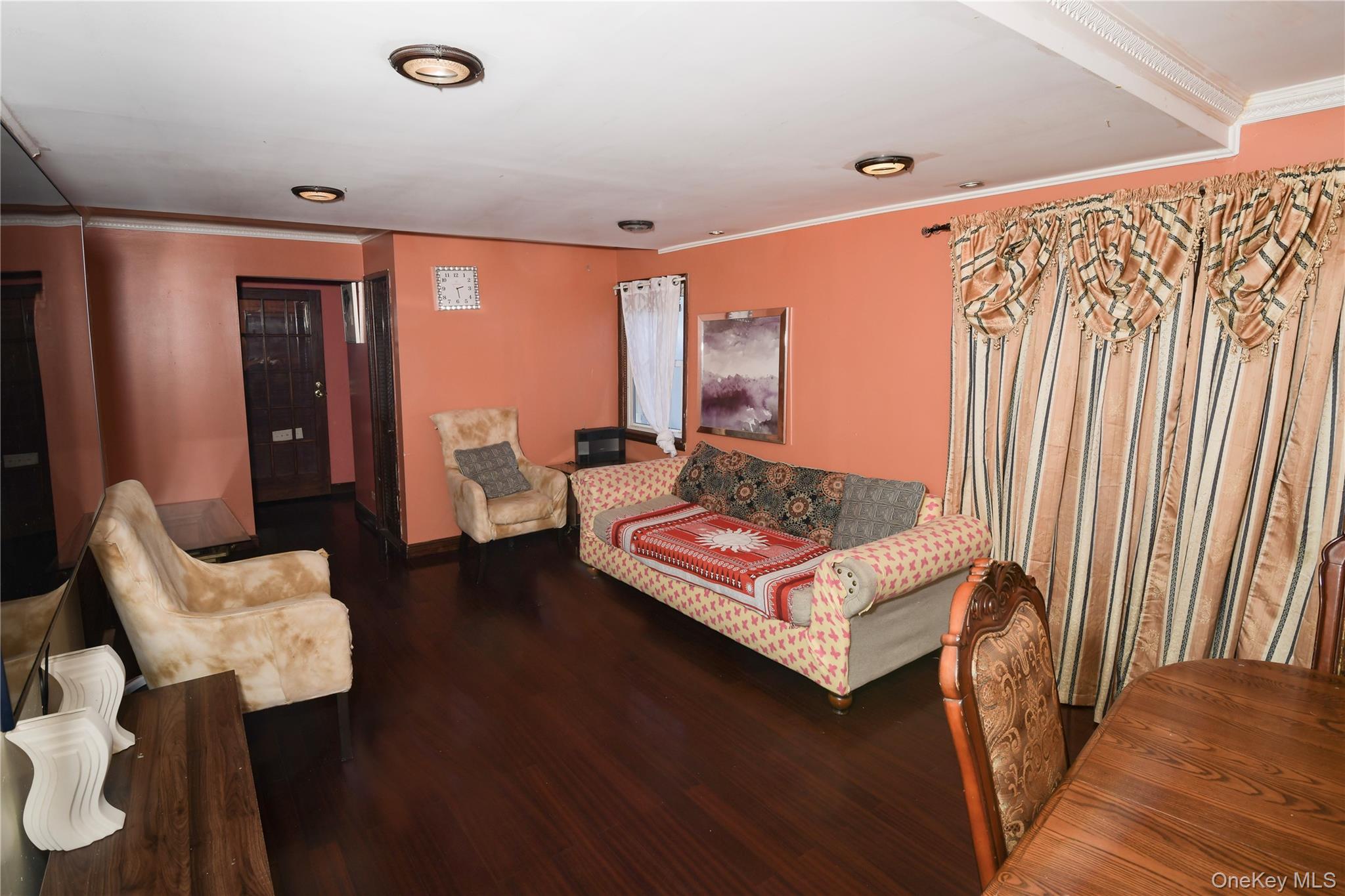 76 E Hollywood Avenue – For Sale photo 4