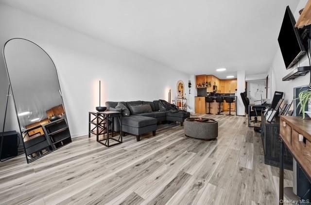61-20 Grand Central Parkway, Unit A900 photo 4