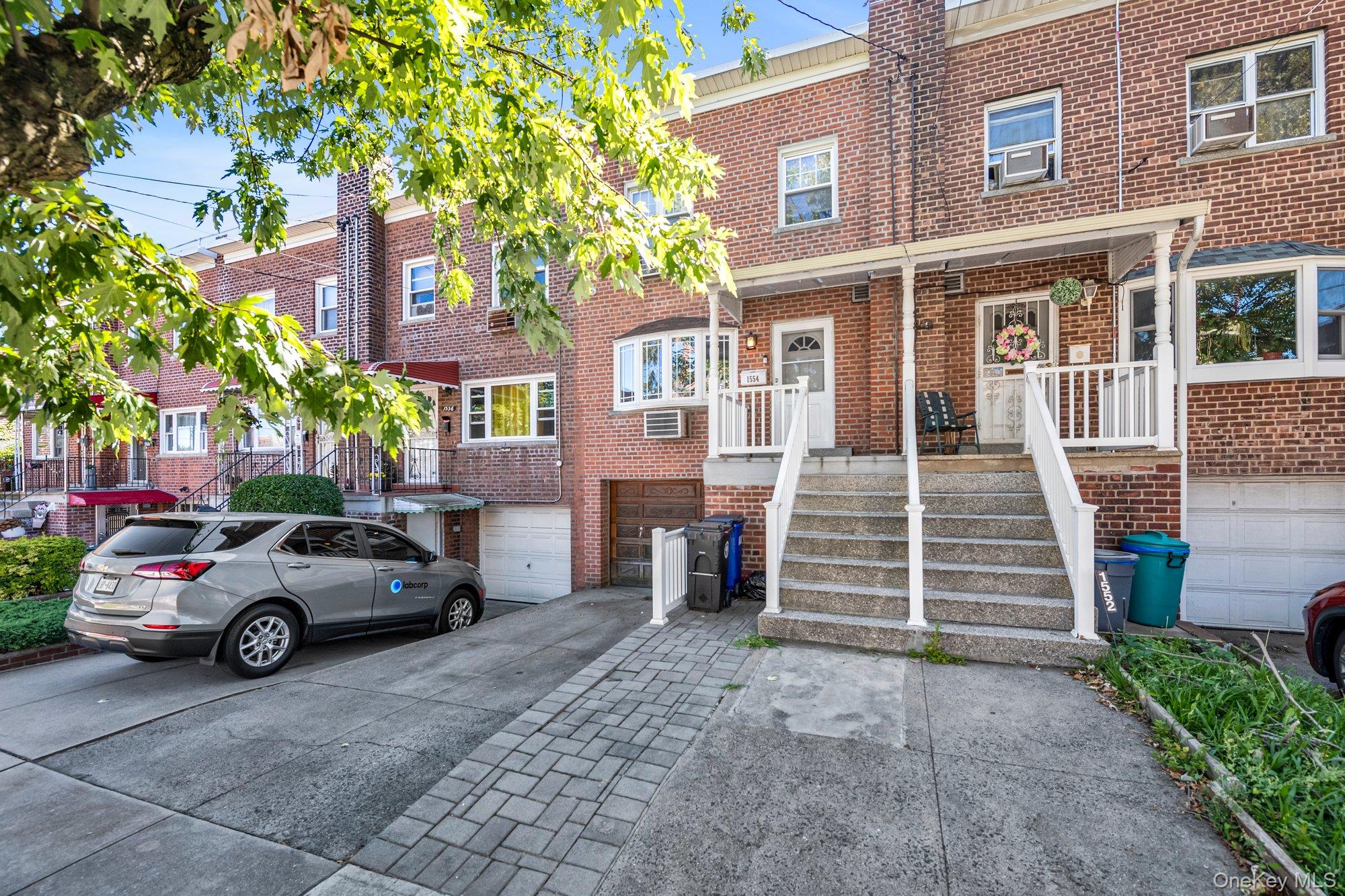 1554 McDonald Street – For Sale