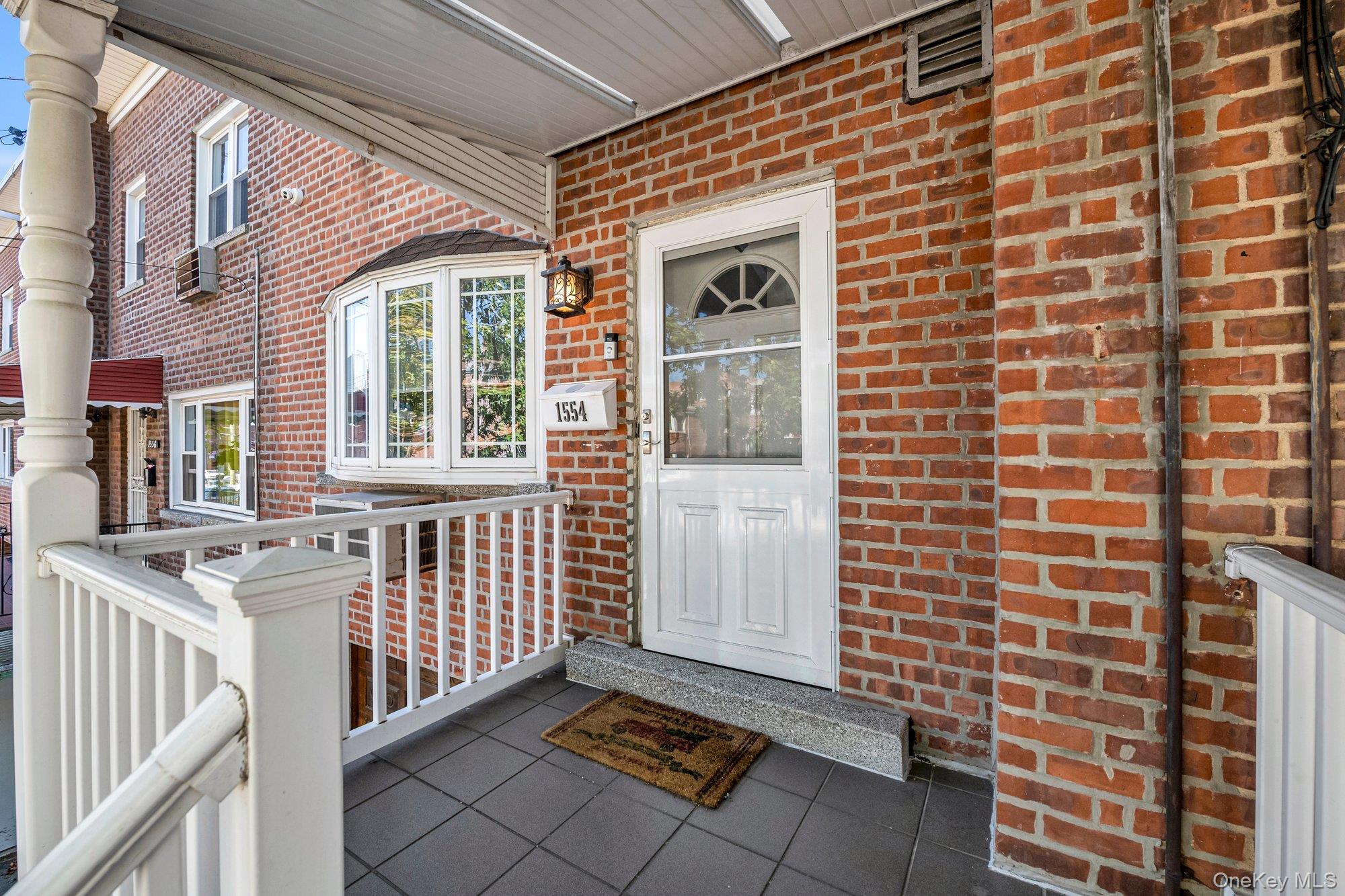 1554 McDonald Street – For Sale photo 3