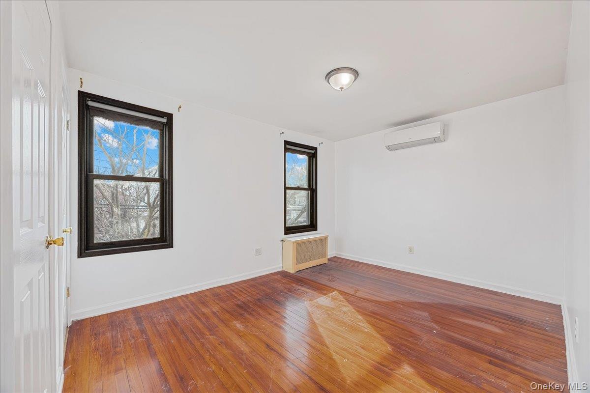 1787 Randall Avenue – For Sale photo 18