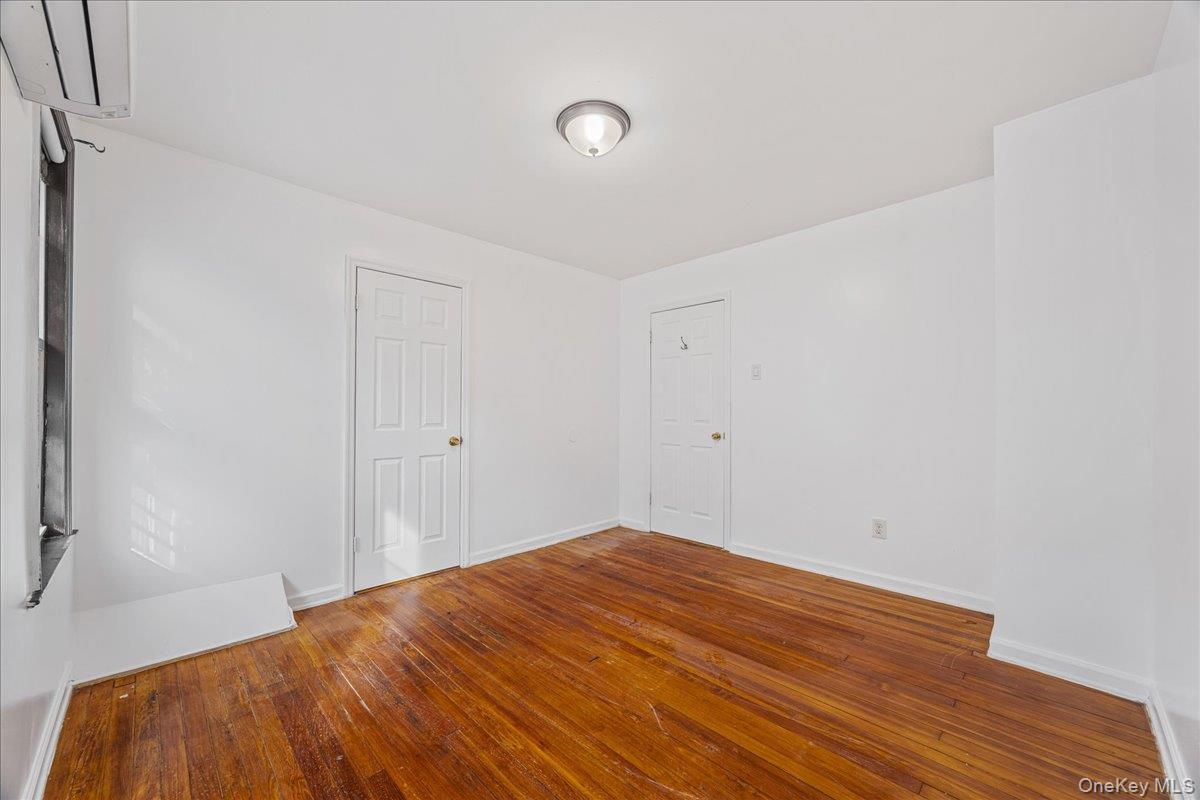 1787 Randall Avenue – For Sale photo 17