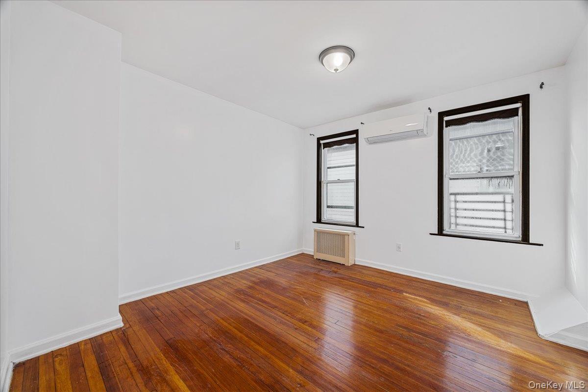 1787 Randall Avenue – For Sale photo 16