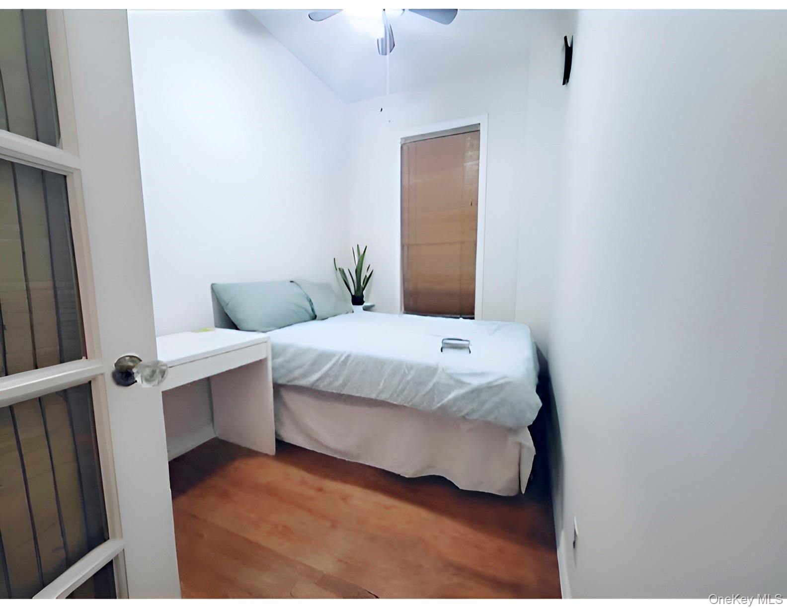 324 E 50th Street, Unit 3A photo 4