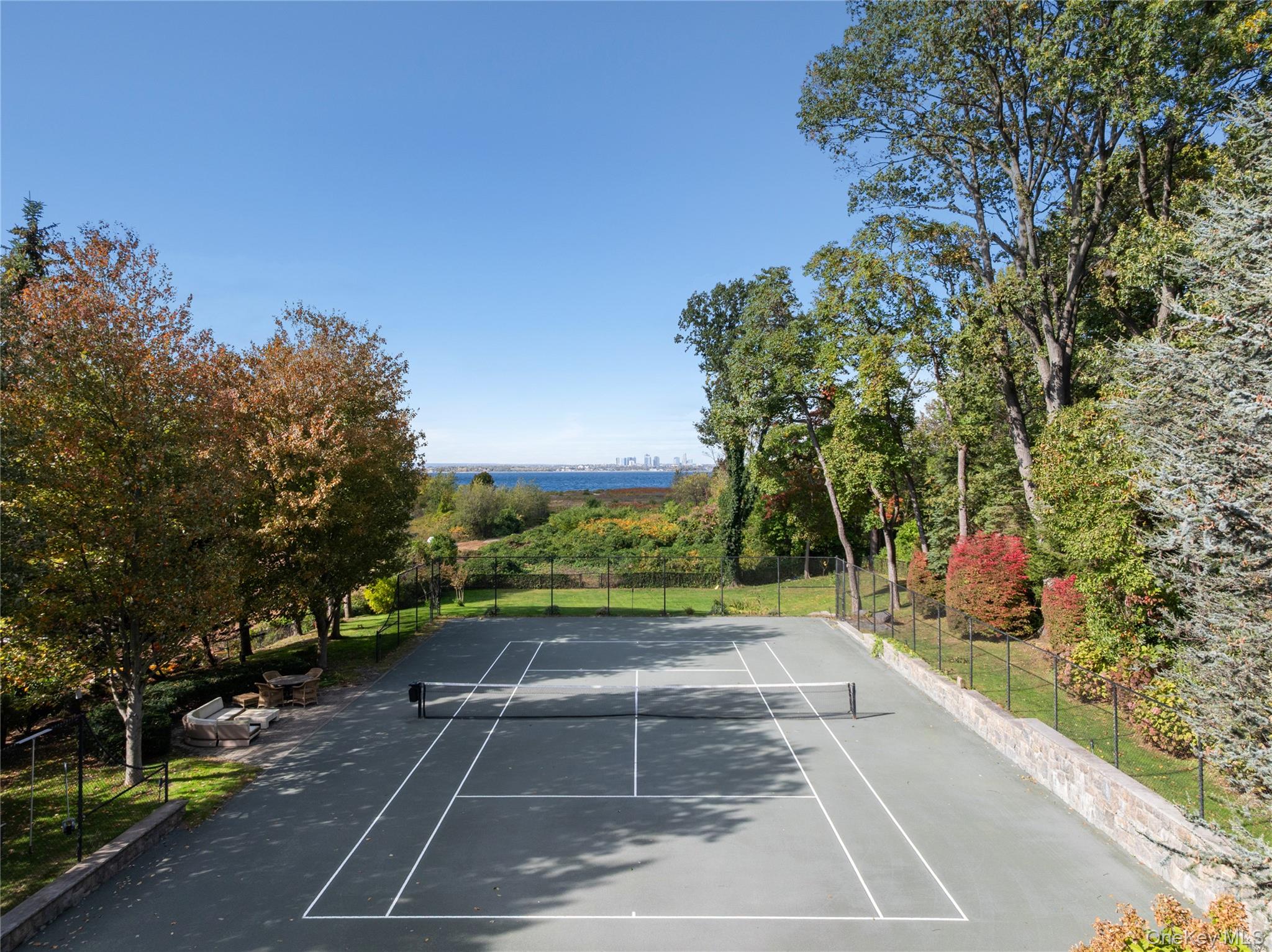 25 Soundview Lane – For Sale photo 3