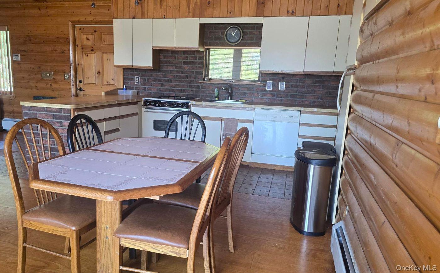 14 Lena Road – For Sale photo 7