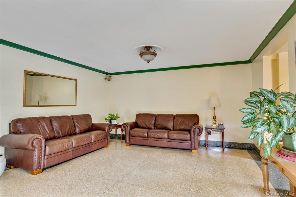 4265 Webster Ave., Unit 5C photo 3