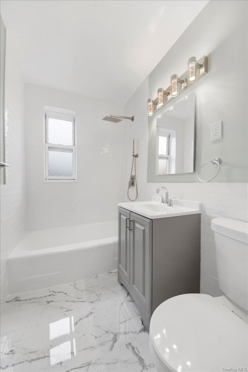 4265 Webster Ave., Unit 5C photo 15