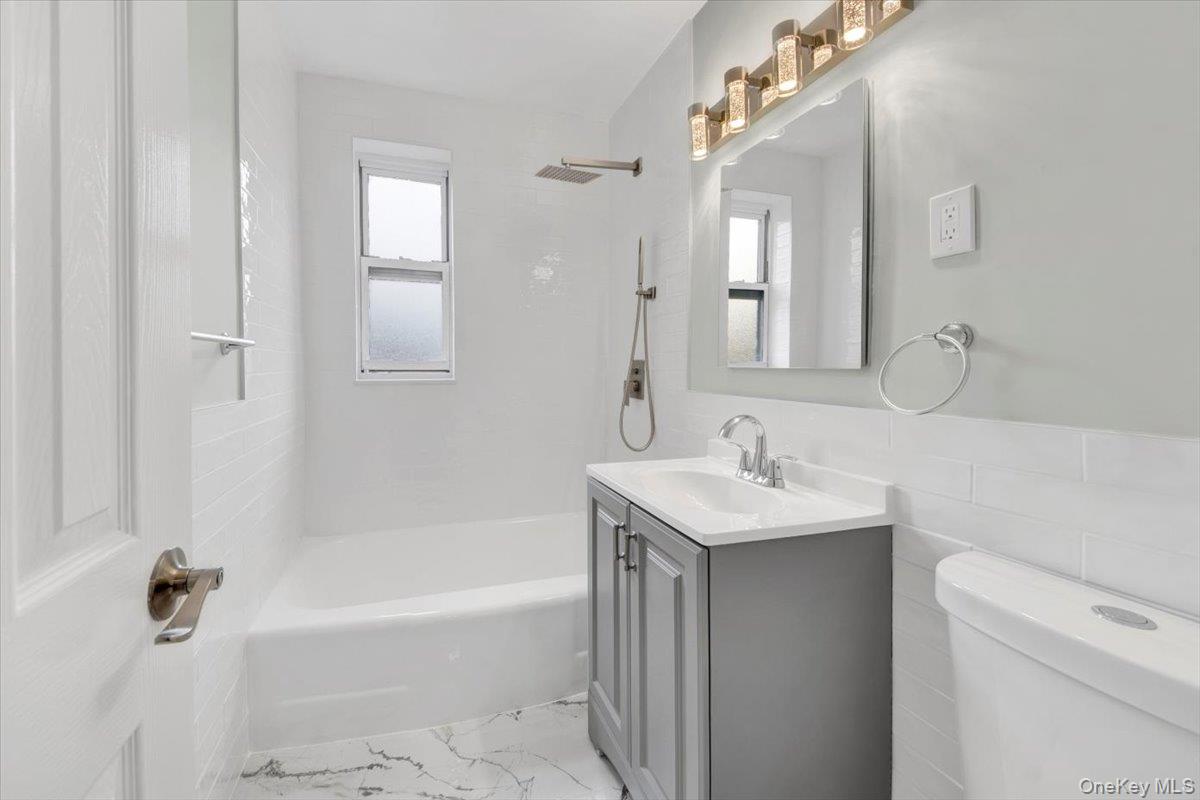 4265 Webster Ave., Unit 5C photo 14