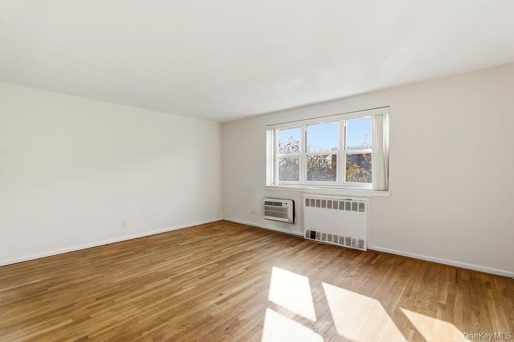 153-25 88th Street, Unit 4N photo 2