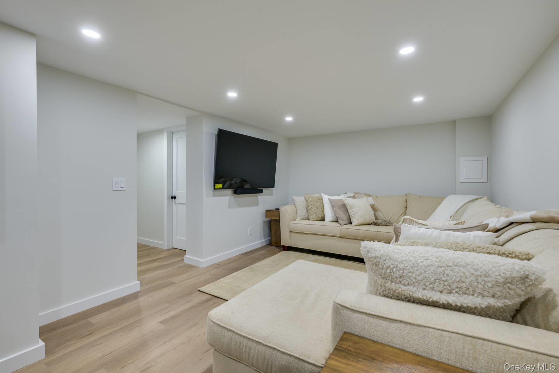 3 Oakhurst Road, Unit 6 photo 17