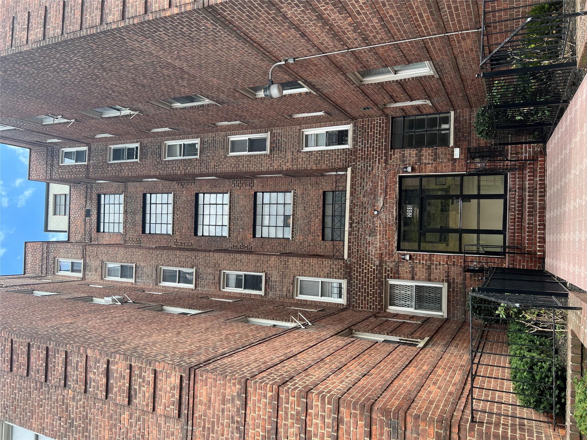2080 Barnes Avenue, Unit 4C
