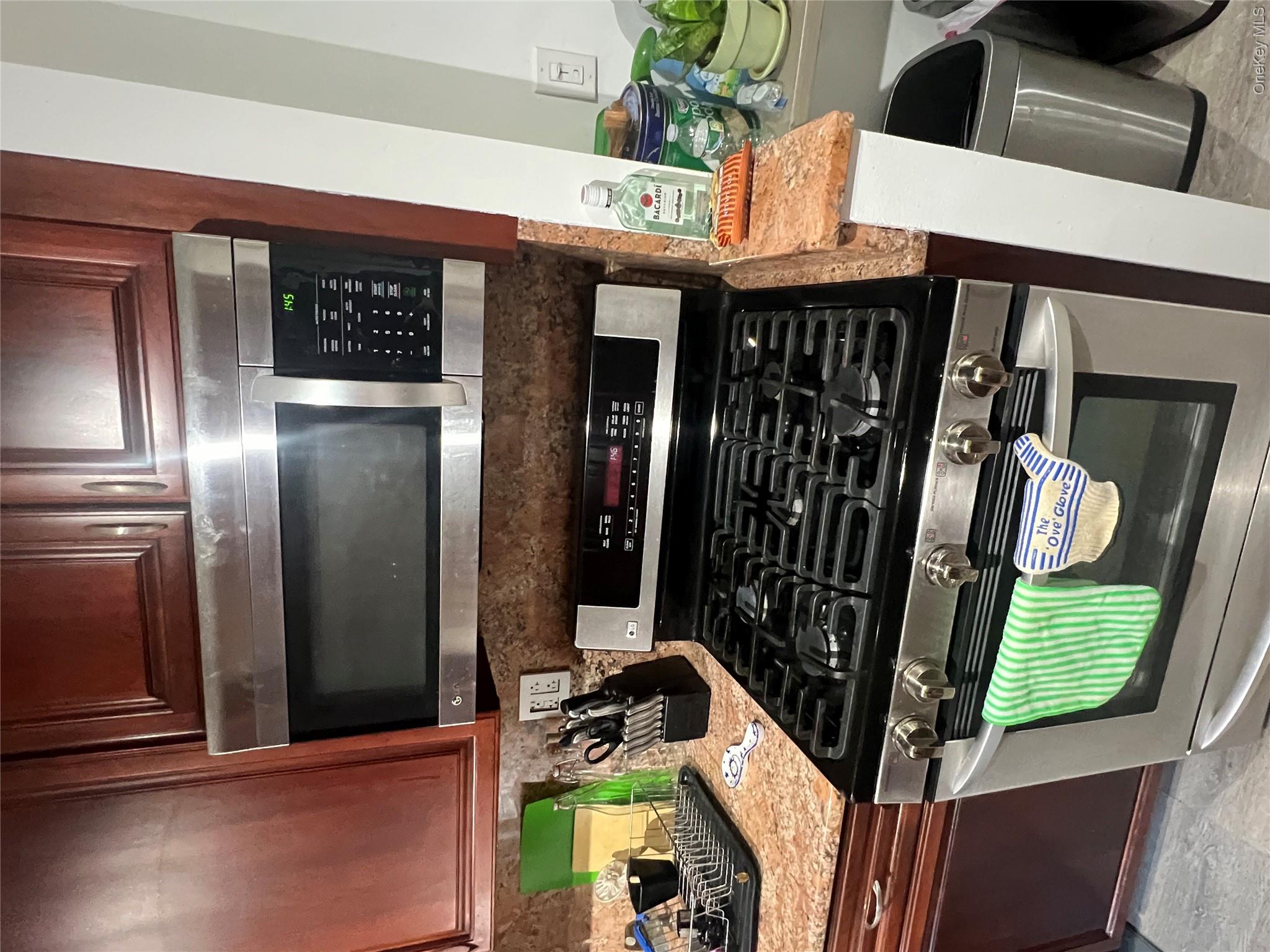 2080 Barnes Avenue, Unit 4C photo 2