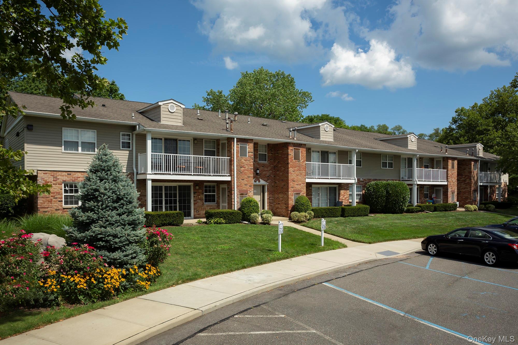65 Westwood Drive, Unit 93 photo 3