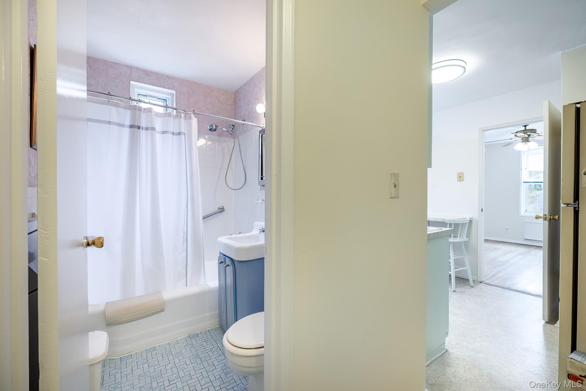 2390 Palisade Avenue, Unit 5J photo 18